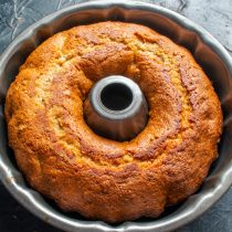 Пирог с ананасами, яблоками и орехами Пирог с ананасами, яблоками и орехами