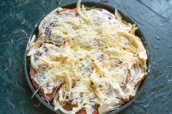 Мясо по-французски со сметаной и сыром Мясо по-французски со сметаной и сыром